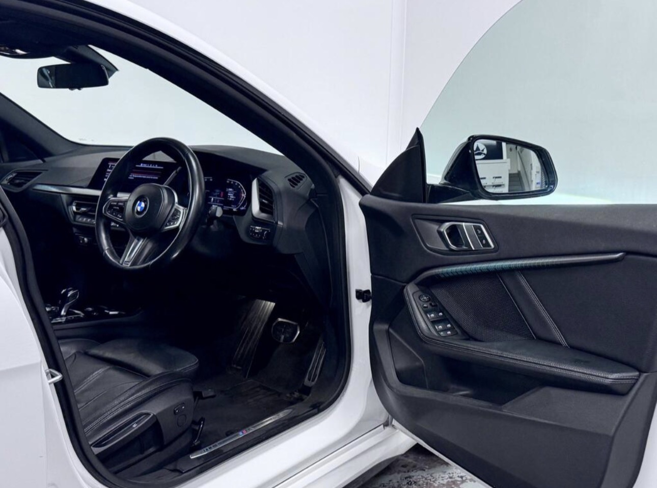 BMW · Leather & Ambient